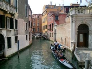 268869_140552472686541_6391787_n